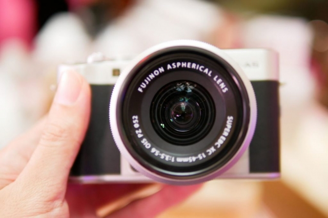 fujifilm-x-a5-mirrorless-camera-hands-on-1