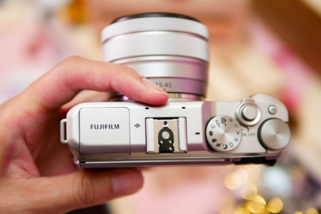 fujifilm-x-a5-mirrorless-camera-hands-on-3