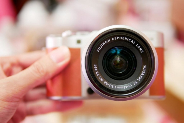 fujifilm-x-a5-mirrorless-camera-hands-on-4
