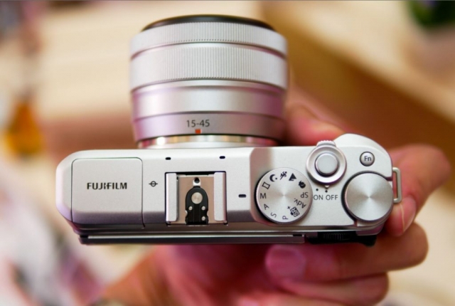 fujifilm-x-a5-mirrorless-camera-hands-on-5