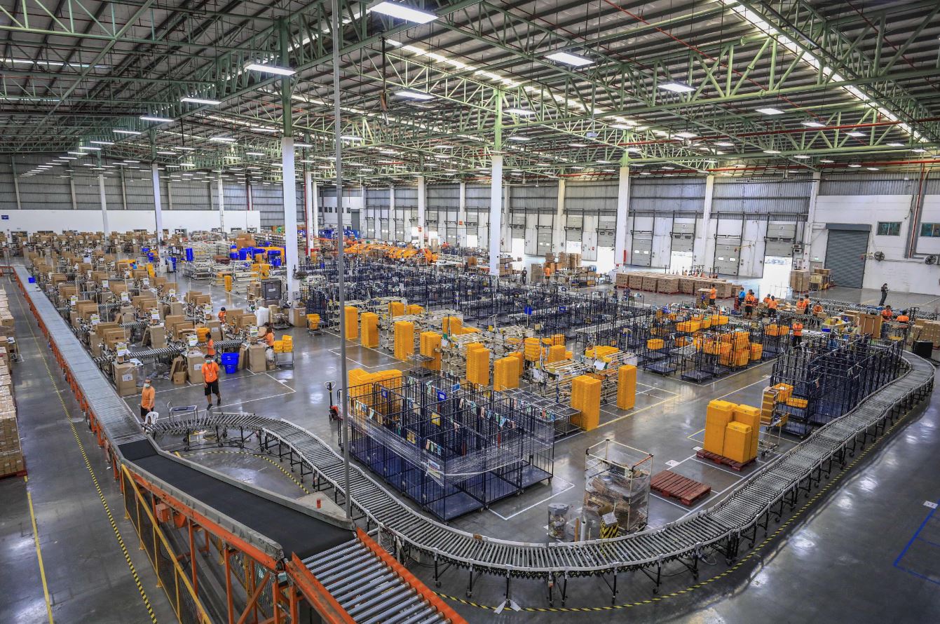 Lazada’s semi-automatic fulfillment warehouse in Bang Phli, Samut Prakarn-4